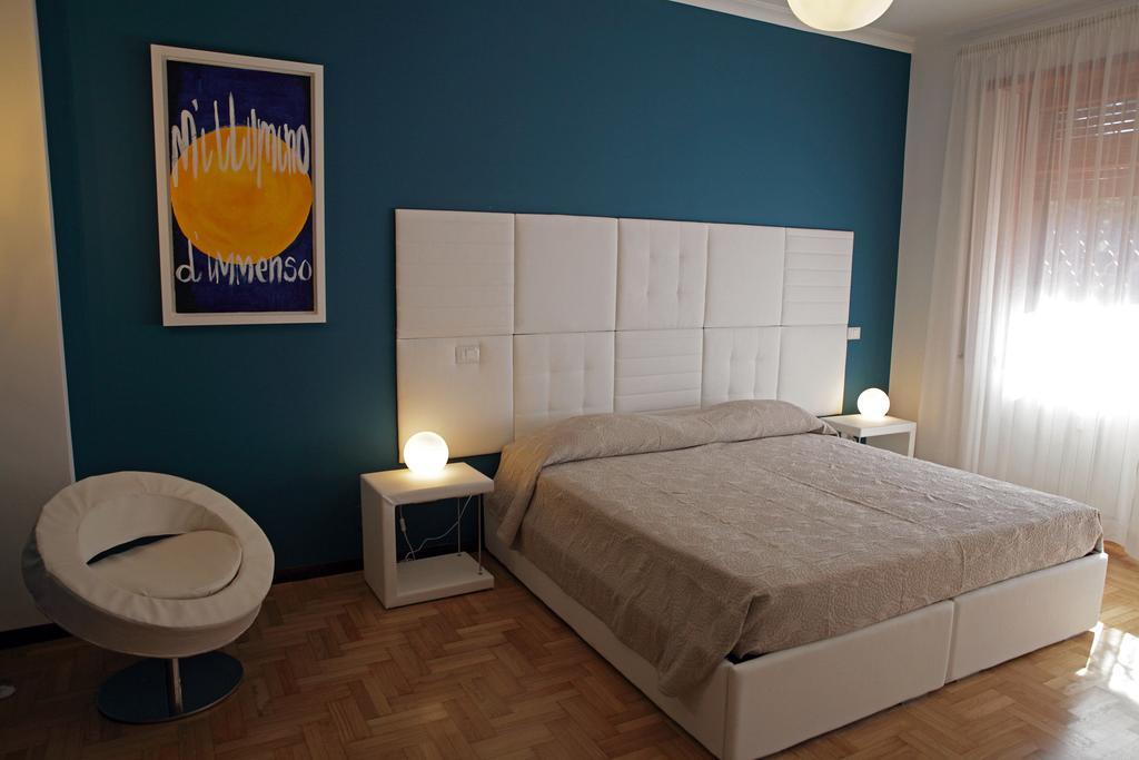 Camera Matrimoniale/Doppia con Letti Singoli con Letto Supplementare